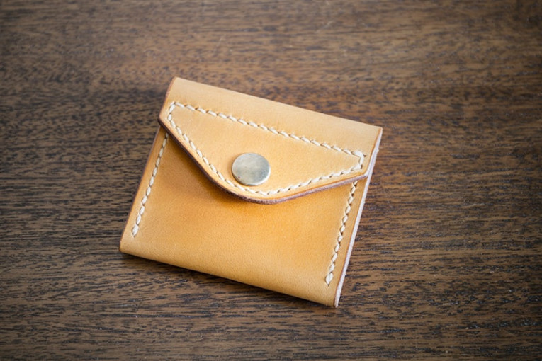 Monedero de cuero modelo Ponteceso