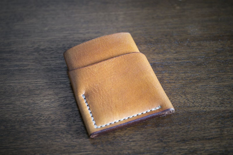 Monedero tarjetero de cuero