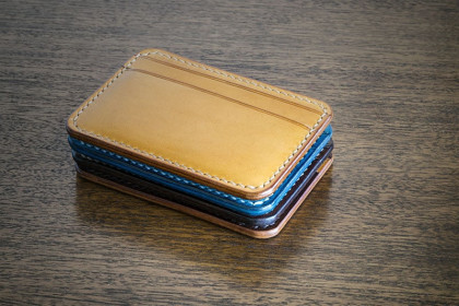 Tarjetero de cuero