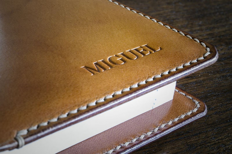 Agenda de cuero modelo Caion