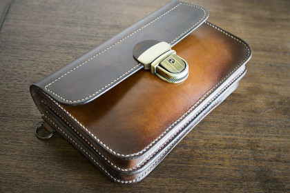 Cartera de cuero modelo Laracha