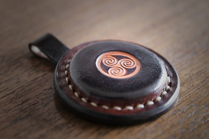 Colgante de cuero modelo Cerdido