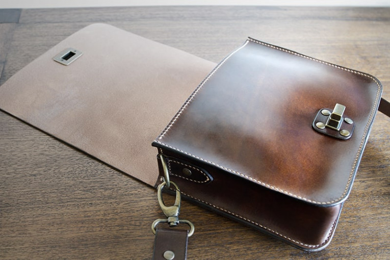 Bolso de cuero modelo Ferrol