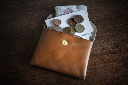 Monedero-tarjetero Guntín color camel, abierto