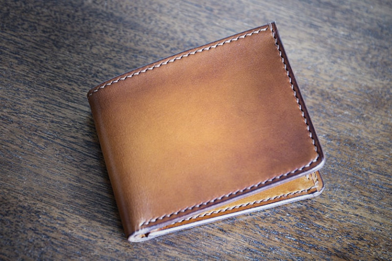 Cartera de cuero modelo Arteixo