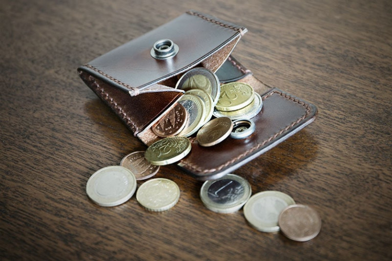 Monedero de cuero modelo Cesuras